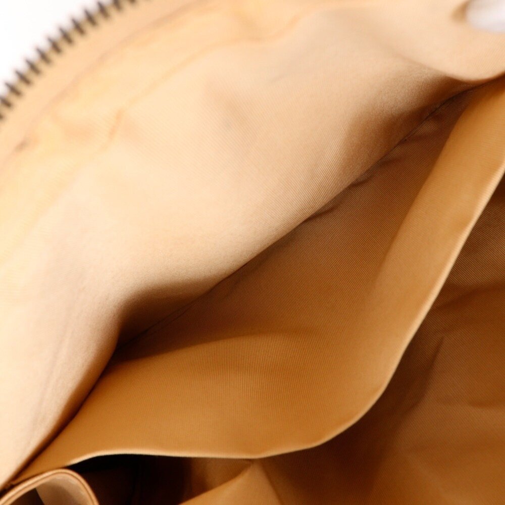 CHANEL Cream Tote Bag - Picture 11 of 16